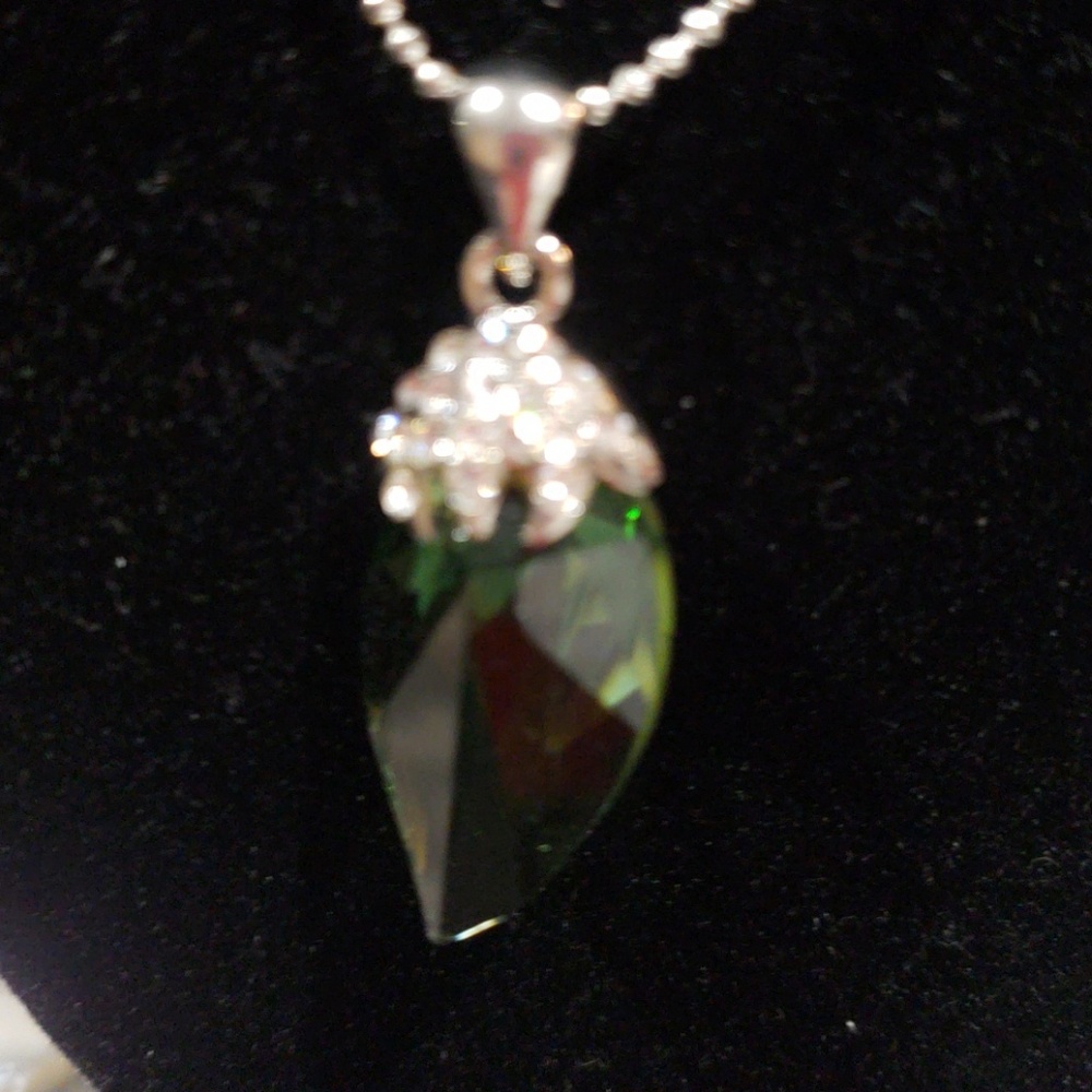 Necklace Silvertoned Pendant